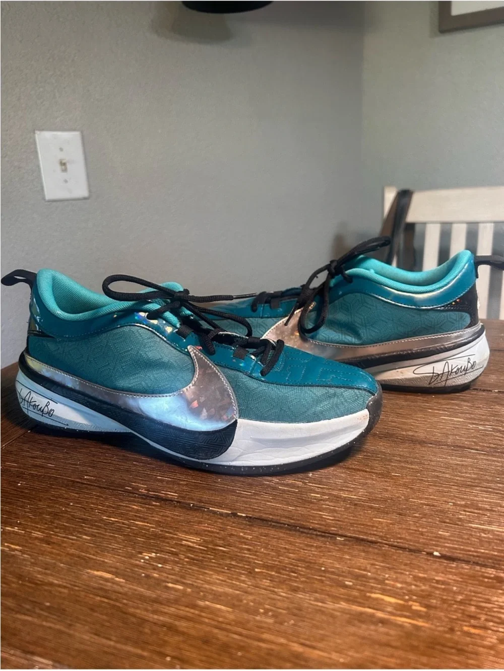 Zoom freak size 8.5 women’s